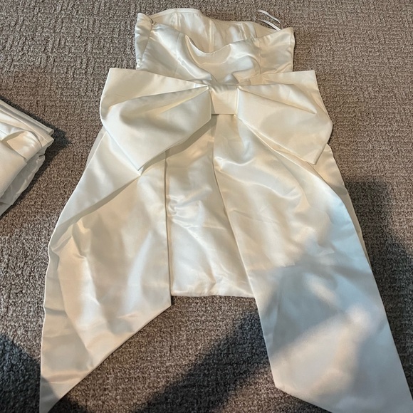 White fox boutique bow dress - Picture 3 of 4